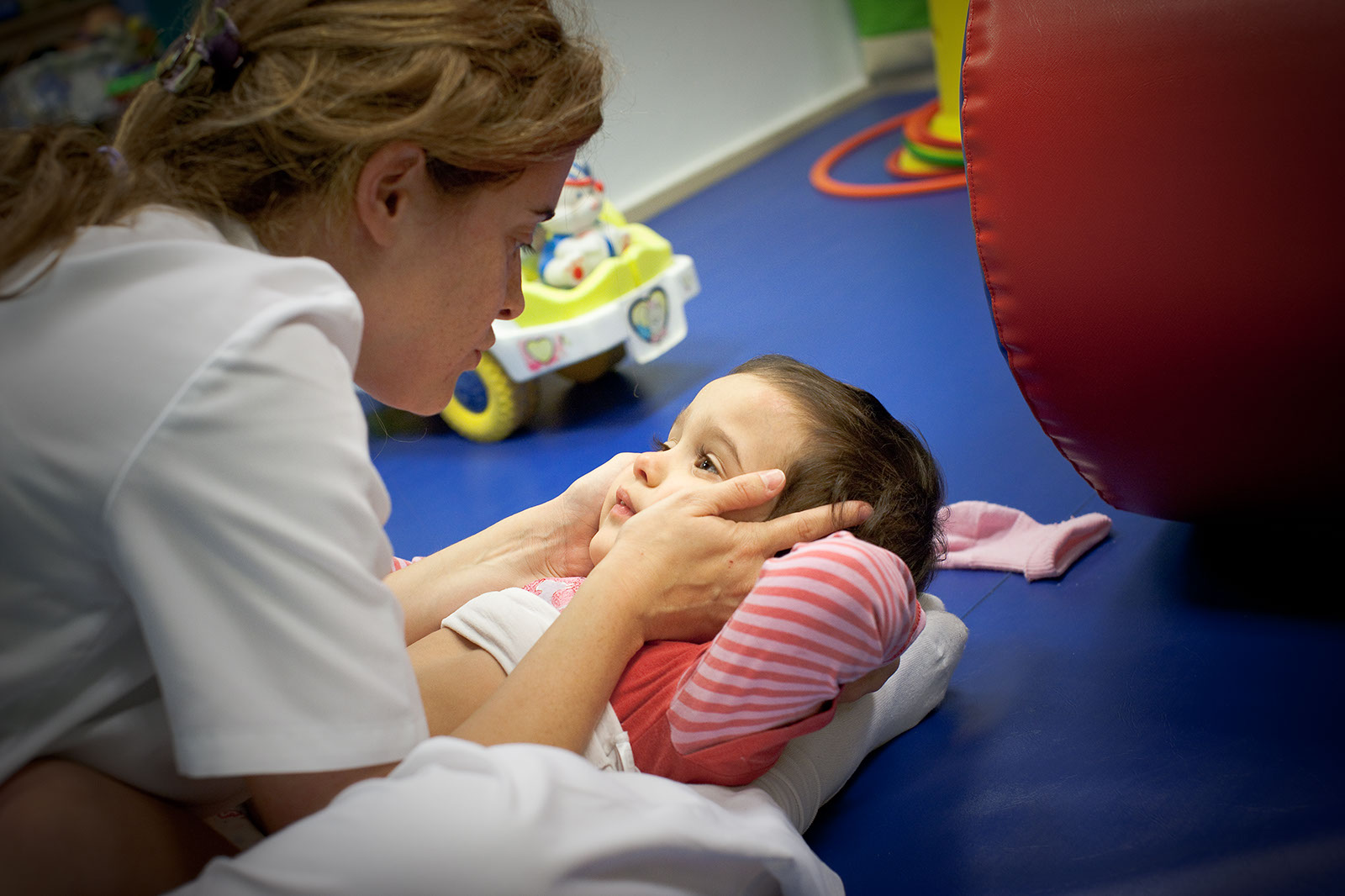 La estimulación temprana y el desarollo infantil - Hospital Manises